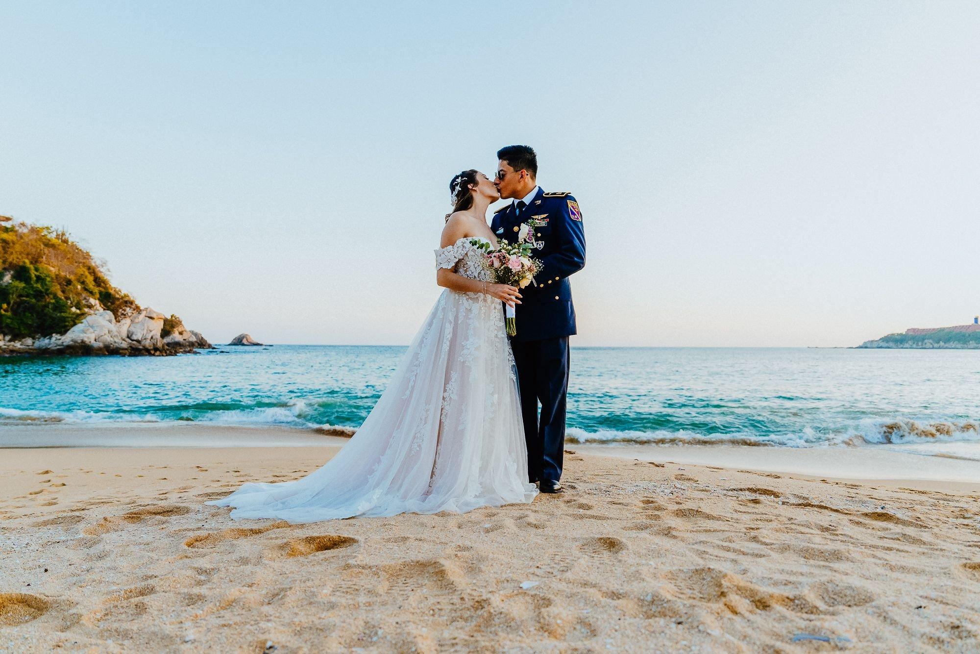 carousel-hero-element image-7