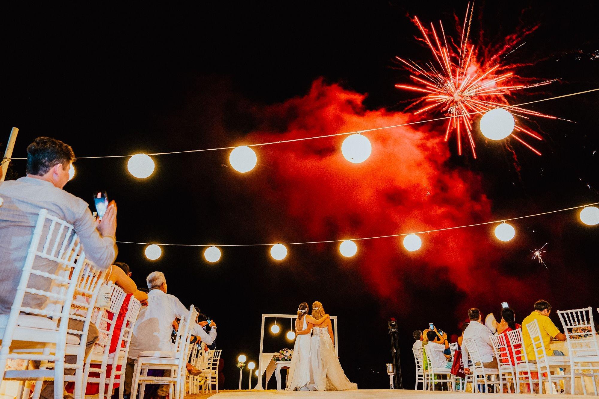 carousel-hero-element image-4