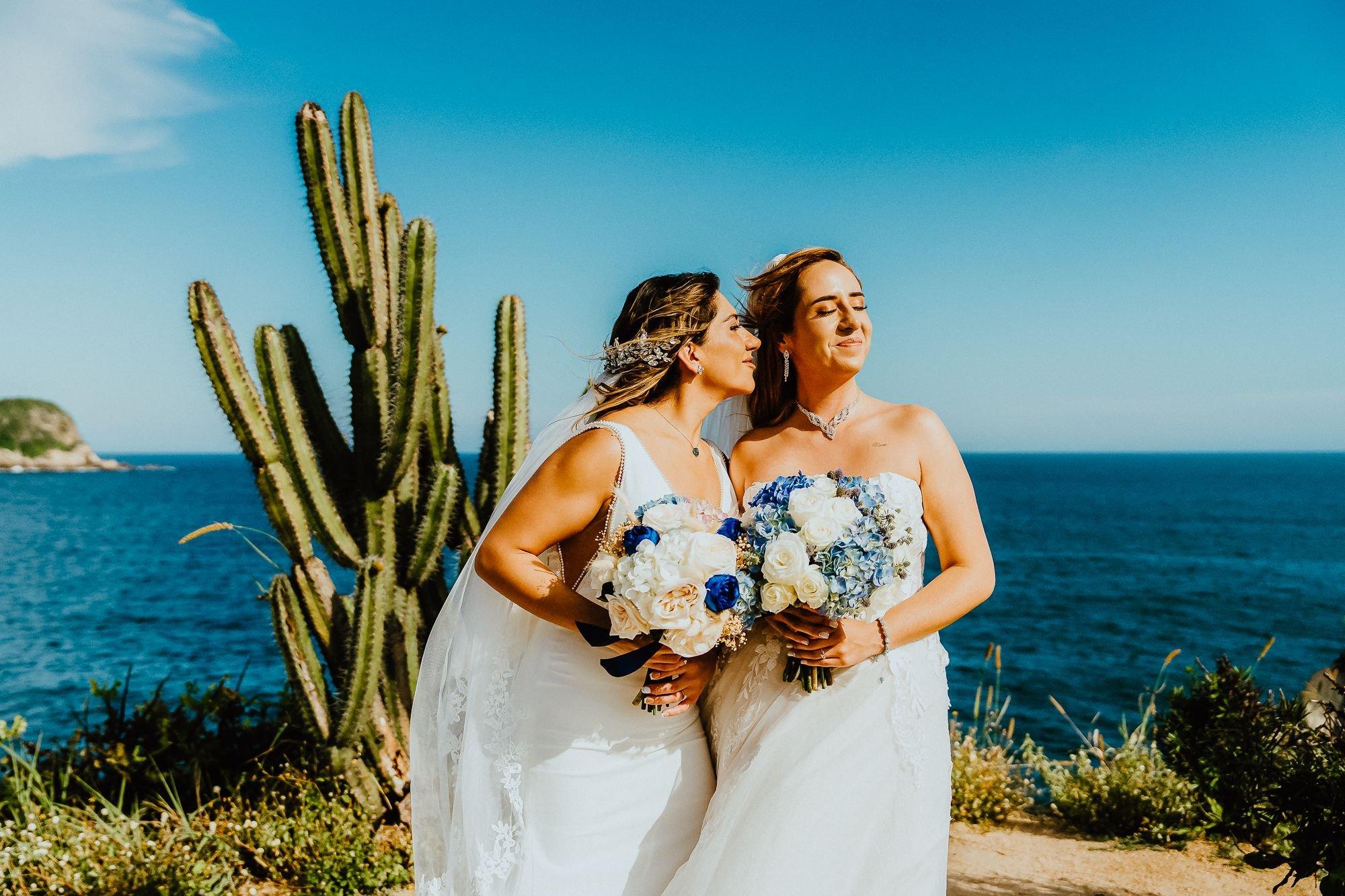 carousel-hero-element image-0