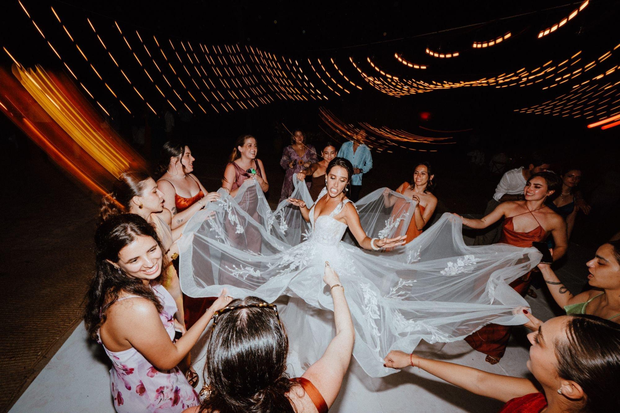 carousel-hero-element image-4